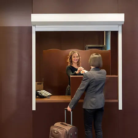 Adagio Access Bastille Apart Otel 3*